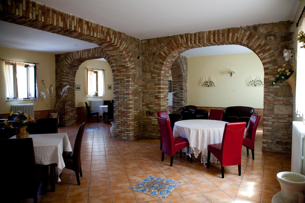 Masseria Rocca Di Gonato Castelbuono Kültér fotó